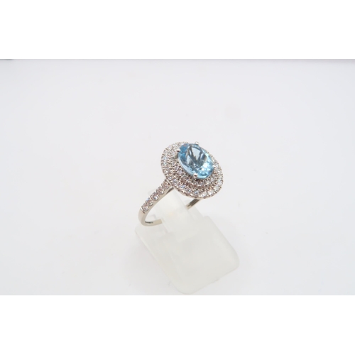 35 - Fine Quality 14ct Gold Aquamarine and Diamond Ring, Aquamarine is a very Good Colour and Clarity, ap... 