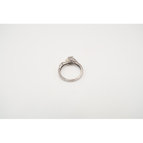 13 - An 18ct white gold diamond ring size M - approx weight 3.7 grams