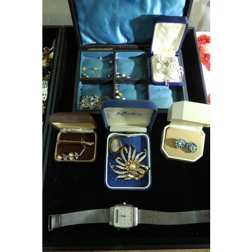 200A - A large Quantity of Costume Jewellery & Silver Items to include Rings, Bangles, Necklaces and as... 