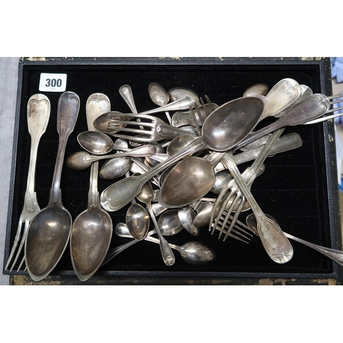 300 - A Quantity of Silver Metal French Hallmarked Spoons, Forks and Assorted CutleryWeight: 1190g/38.25oz... 