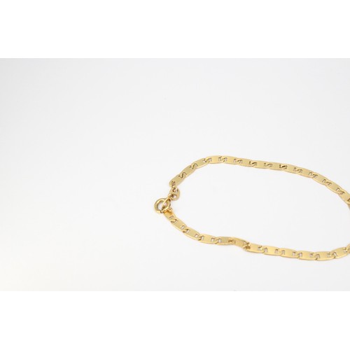 45 - A bracelet, tests 18ct. Weight 4.18 grams