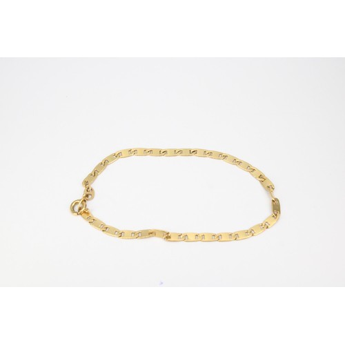 45 - A bracelet, tests 18ct. Weight 4.18 grams