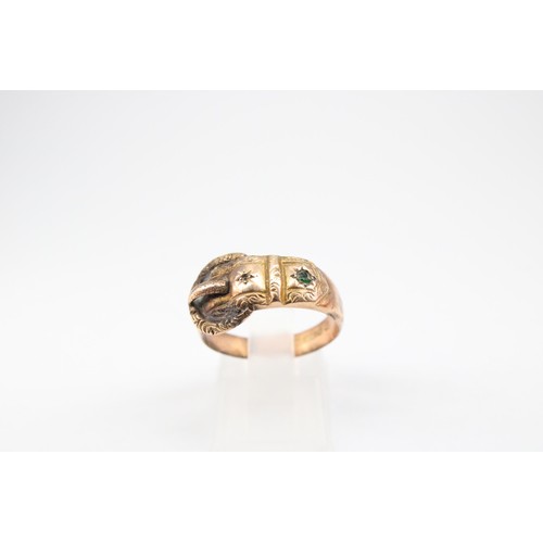 65 - A 9ct gold early 20th century belt ring with green stone highlight. Size O 1/2. Weight 2.27 grams