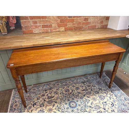 633 - An oak hall table - made by a local craftsman to a high standard - 170cm long