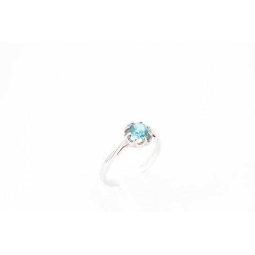 174 - An 18ct & Platinum Blue Stone Ring&nbsp;Weight: 2.19g Size: L