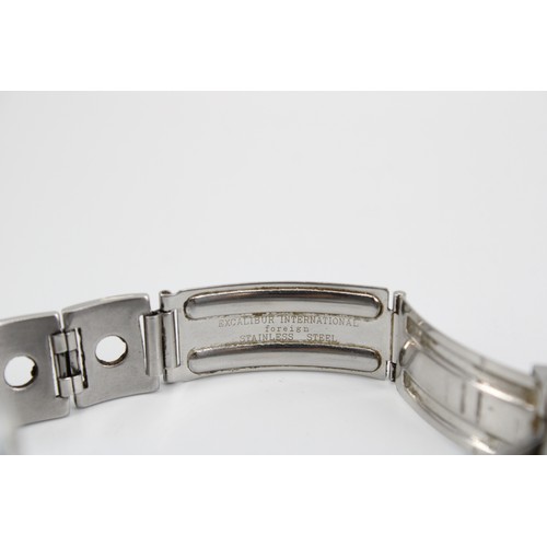 229 - A 1950's Stainless Steel Tudor, 30mm Featuring a Textured Dial with Gold Hands and Hour Indices, sub... 