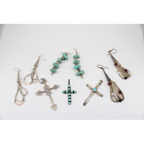 206 - A group of silver and costume jewellery to include Native American silver. Weight 42.81 grams