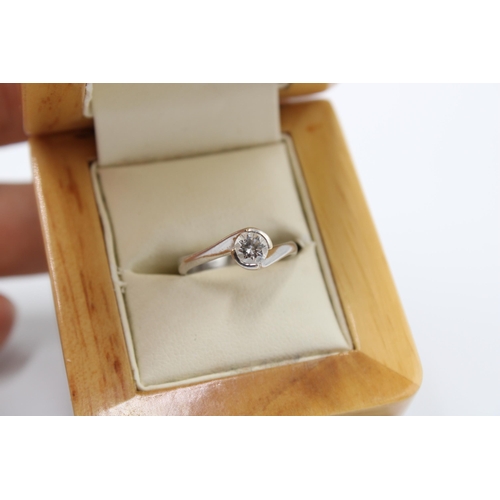 24 - An 18ct gold brilliant cut diamond solitaire ring, estimated 0.30ct, I/J colour, SI1/2 clarity - rin... 