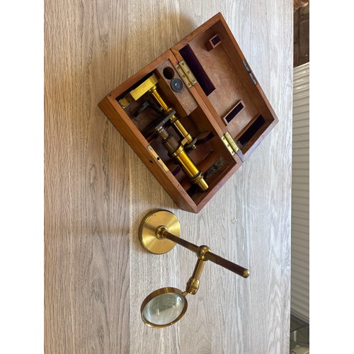 438 - A Wooden Cased Microscope, E.Leitz Wetzlar & New York.&nbsp;
