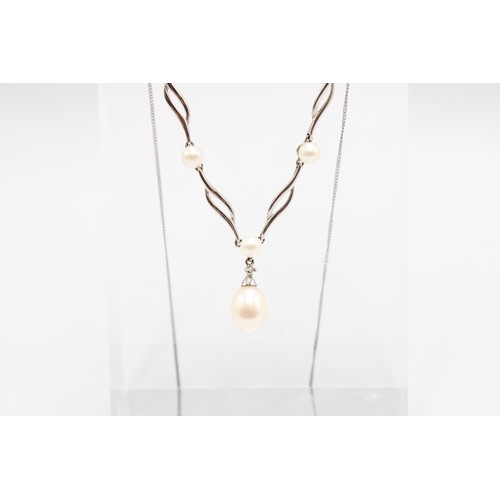  A 9kt Marked Pearl & Diamond NecklaceLength:54cm Weight: 3.86g&nbsp;&nbsp;