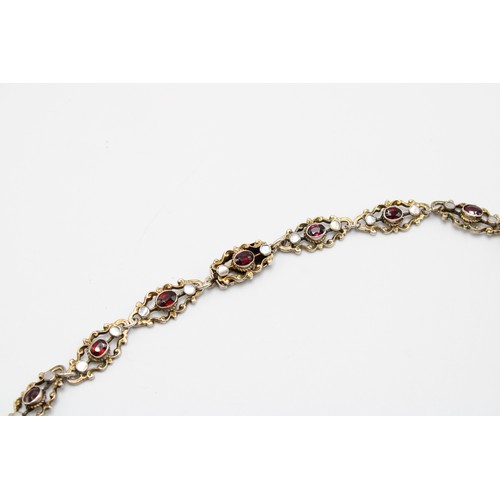 39 - An Austro-Hungarian Garnet and Mother of Pearl Necklace Circa 1880 of Festoon Design, Set in Silver ... 