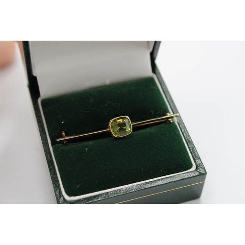 28 - Edwardian 9ct Yellow Gold (Tested) Peridot Brooch, Peridot approx. 7mm x 7mm, Overall Length 39mm, T... 