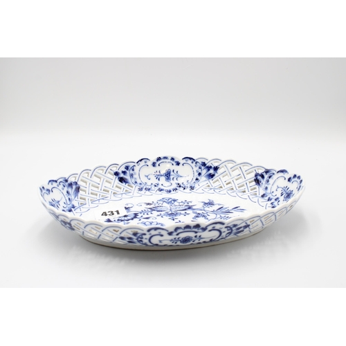 431 - A porcelain dish, bearing Meissen marks, Blue Onion pattern, pierced sides, width 25cm