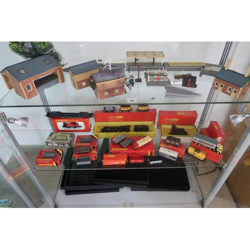581 - Hornby Model Railways Various Buildings Including Station Booking Office, 2 x Signal Boxes, Platform... 