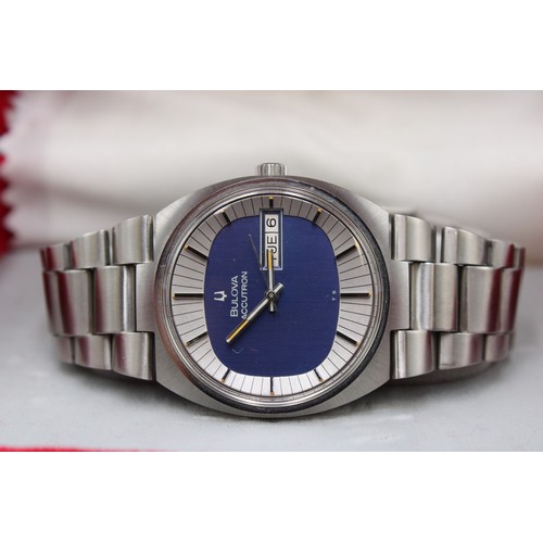  A 1970's Bulova Accutron, Featuring a stainless steel case & bracelet, Central Blue and Silver D... 