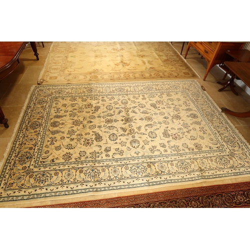 610 - A handmade woollen Fine Nain rug - 2.89m x 1.97m