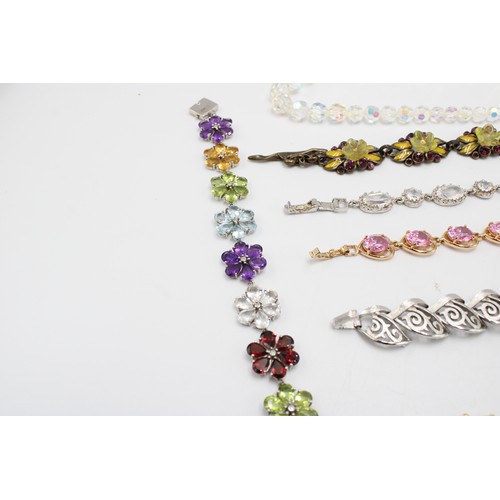  A Small Group of Costume & Silver Jewellery items to include a Silver and Opalite Set together w... 