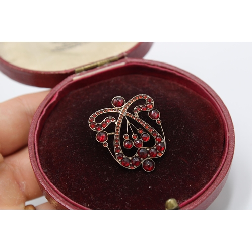74 - A Quality 15ct Yellow Gold (Tested) Art Nouveau Garnet Brooch