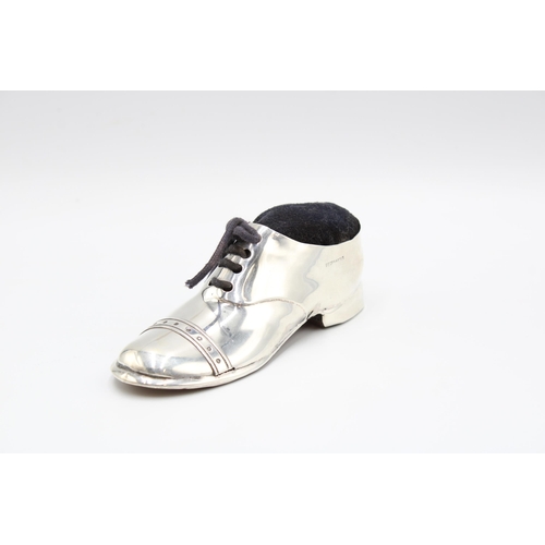 296 - A silver shoe-form pin cushion,&nbsp;S Blanckensee & Son, Chester, 1910, numbered 548913, velvet... 