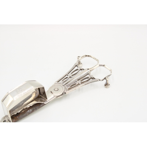 299 - A silver candle snuffer, probably&nbsp;Abstinando King, London, 1790, scissor form, engraved with a ... 