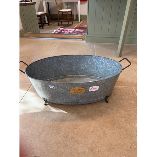 615 - A Foras Du Bain zinc planter - Width 68cm