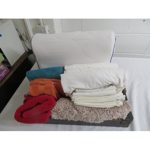 Box of bedding and towels