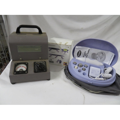 141 - Transformer, light fitting and pedicure set