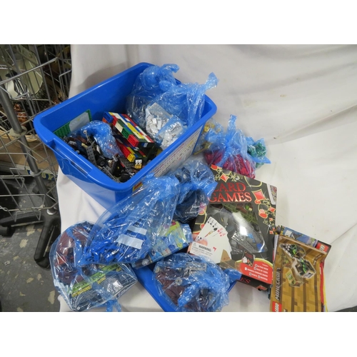 147 - Approx 4Kg of Lego