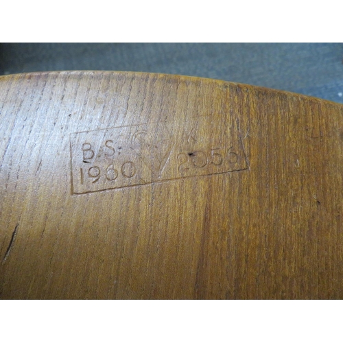 440 - 4 Ercol chairs - 1 as found