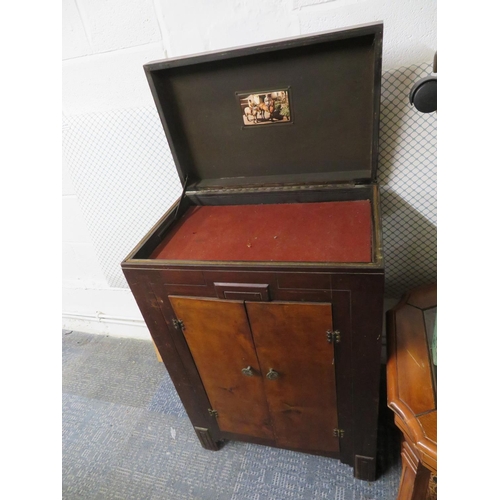 460 - Unusual cupboard