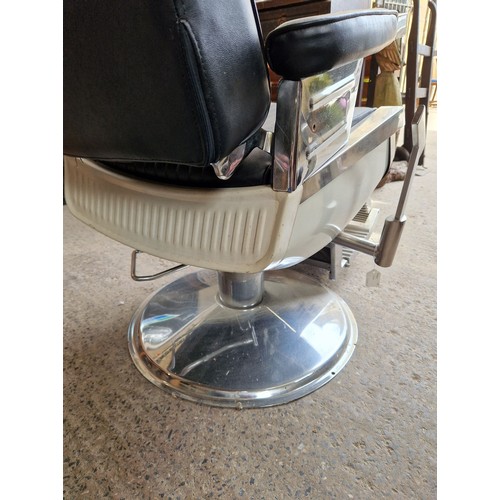 266 - Barbers chair