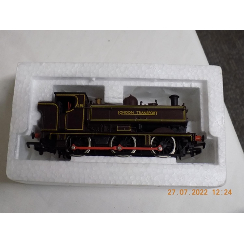 24 - Bachmann 00 gauge London Transport Pannier