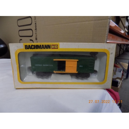 39 - Bachmann HO scale old time box car