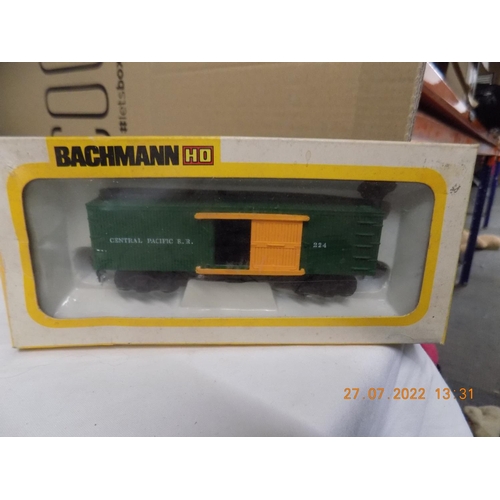 39 - Bachmann HO scale old time box car