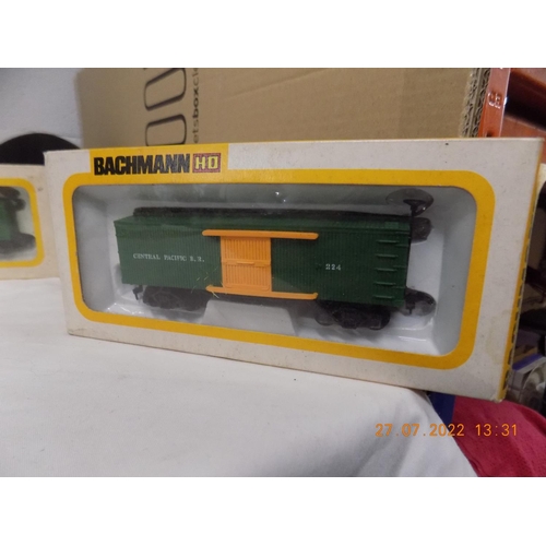 40 - Bachmann HO scale old time box car