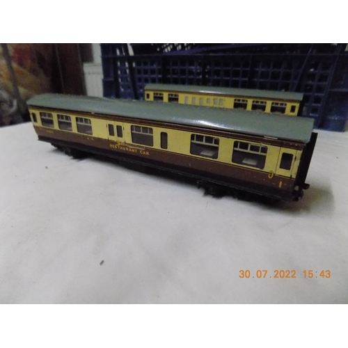 83 - Hornby Dublo W9572 restaurant coach