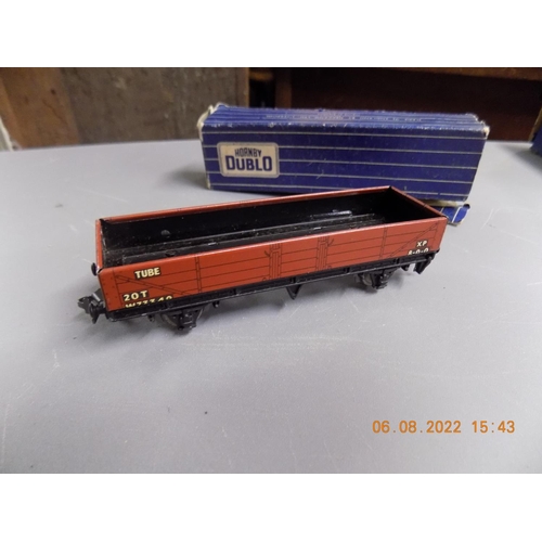 103 - Hornby Dublo 20 tonner tube wagon