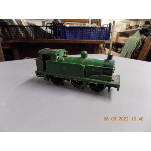 107 - Hornby 2207 BR green 0-6-0 tank loco