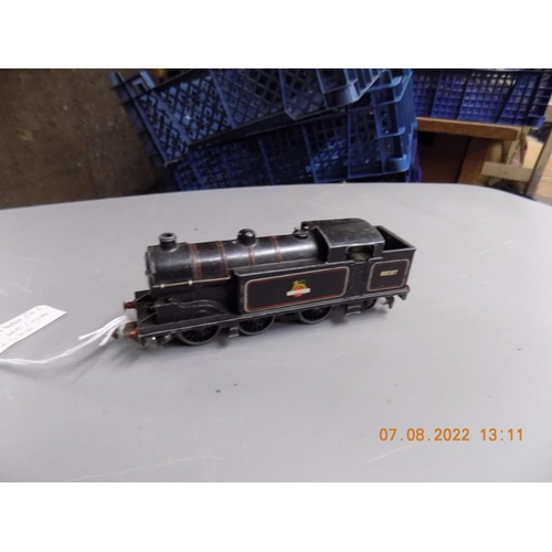 146 - Hornby 3 rail 69567 tank