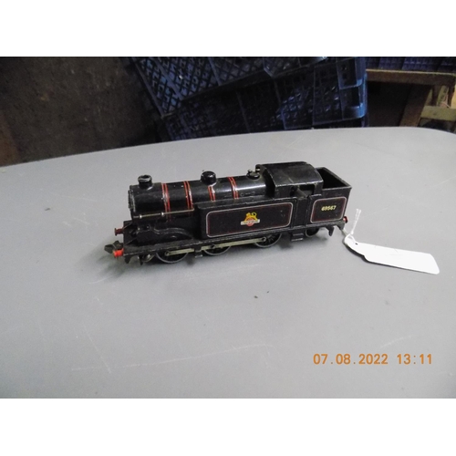 147 - Hornby 3 rail 69567 tank