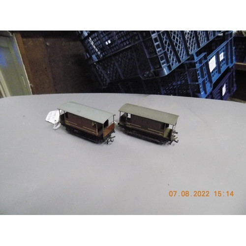 164 - 2 x Hornby Dublo LMS brake vans