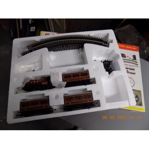 87 - Hornby Midland Cross Country part electric train set