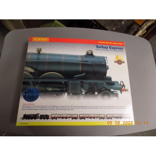 88 - Hornby Torbay Express Ltd Edition train pack