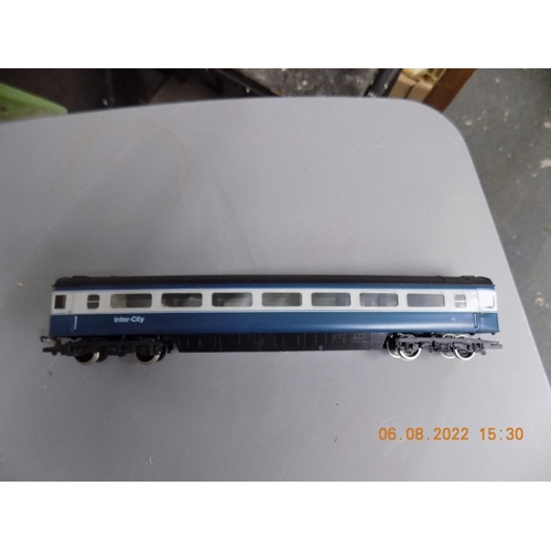 95 - Hornby R426 BR inter-city coach MK III open 2nd