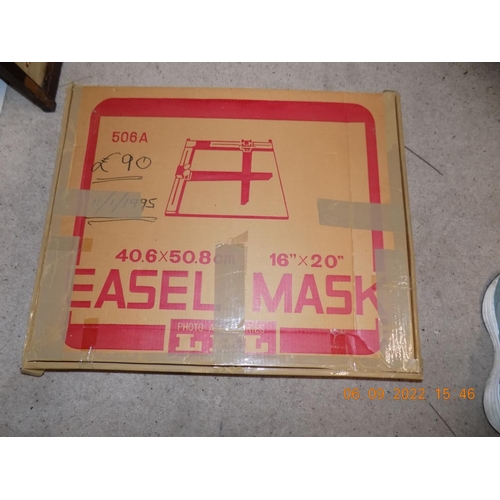 97 - Large Easel Mask Guillotine