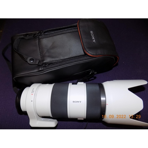 330 - Sony 2.8/ 70-200mm G SSM 2 Lens - Sony A Mount, with Protective Carry Case and Protective Lens Filte... 