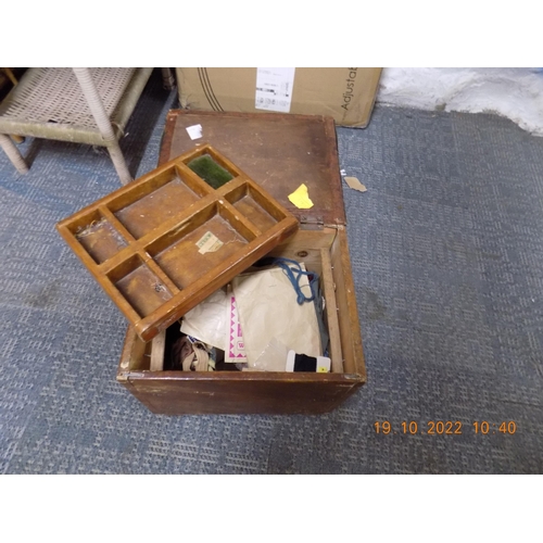 281 - Vintage Sewing Box