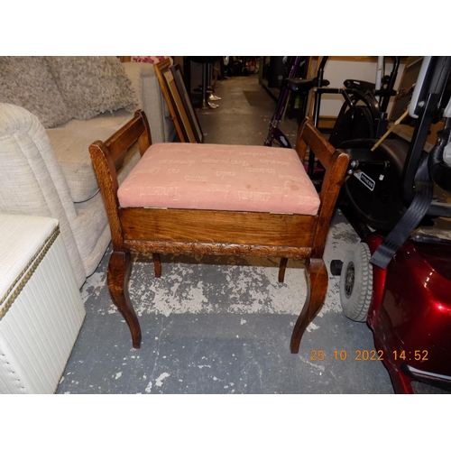 263 - Vintage Piano Stool