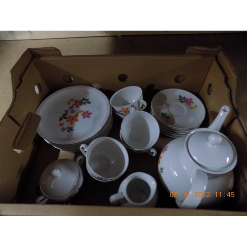 20 - 'Spal' Portuguese Pottery Tea Set