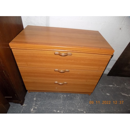 281 - Set of Drawers